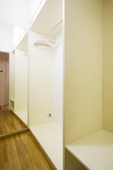 Top-Rated 1-Bedroom Apartment In The Heart Of Athena Bagian luar foto