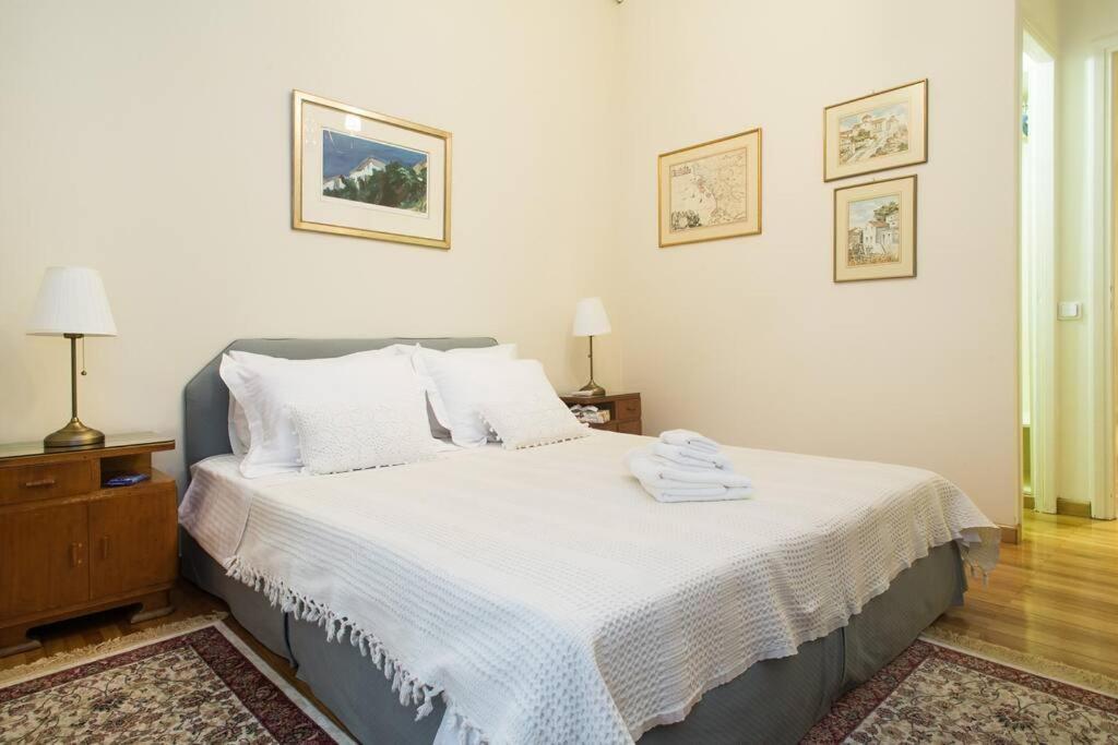 Top-Rated 1-Bedroom Apartment In The Heart Of Athena Bagian luar foto