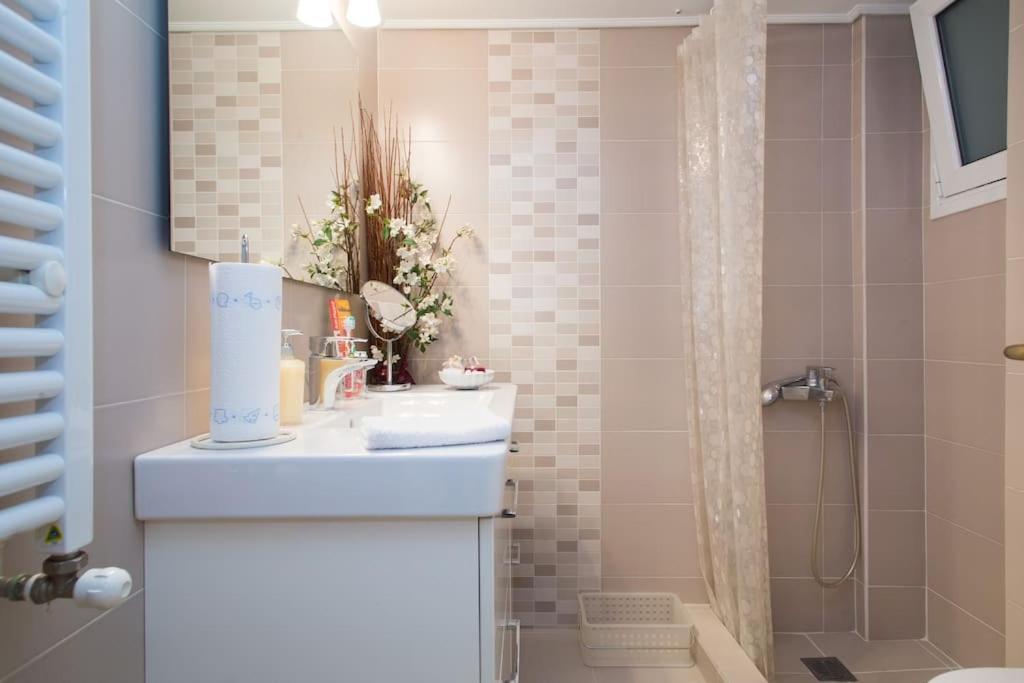 Top-Rated 1-Bedroom Apartment In The Heart Of Athena Bagian luar foto