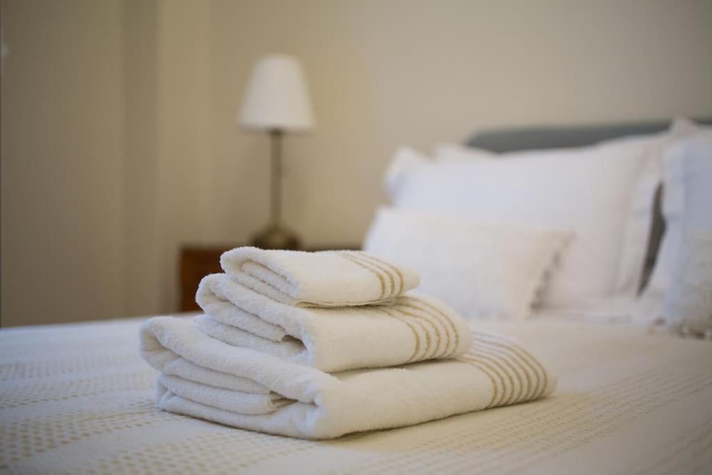 Top-Rated 1-Bedroom Apartment In The Heart Of Athena Bagian luar foto