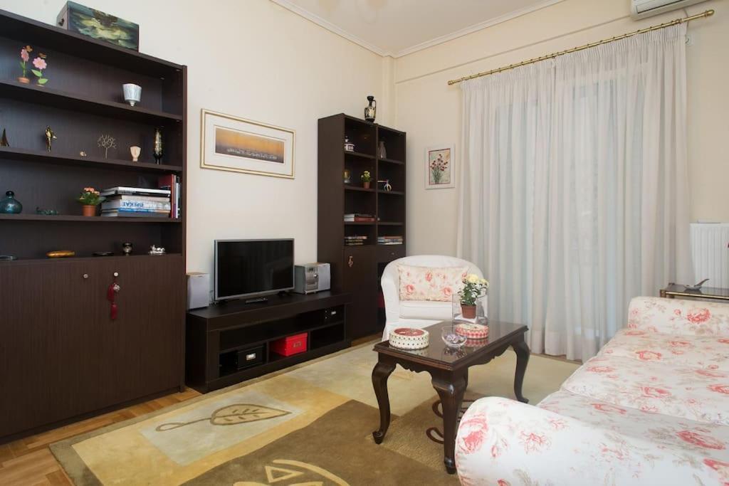 Top-Rated 1-Bedroom Apartment In The Heart Of Athena Bagian luar foto