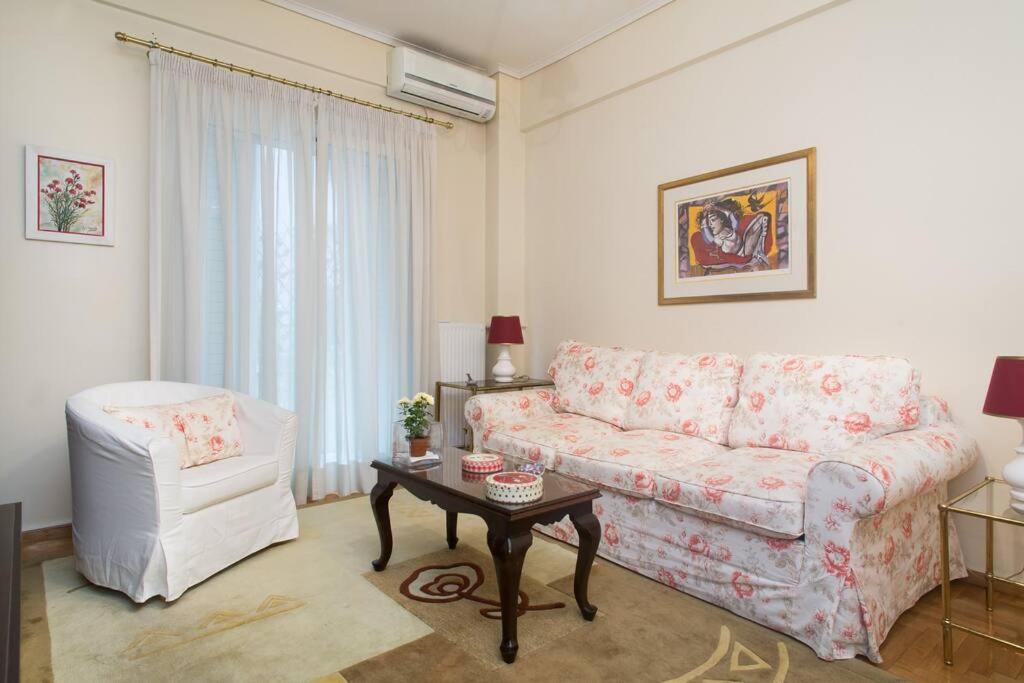 Top-Rated 1-Bedroom Apartment In The Heart Of Athena Bagian luar foto