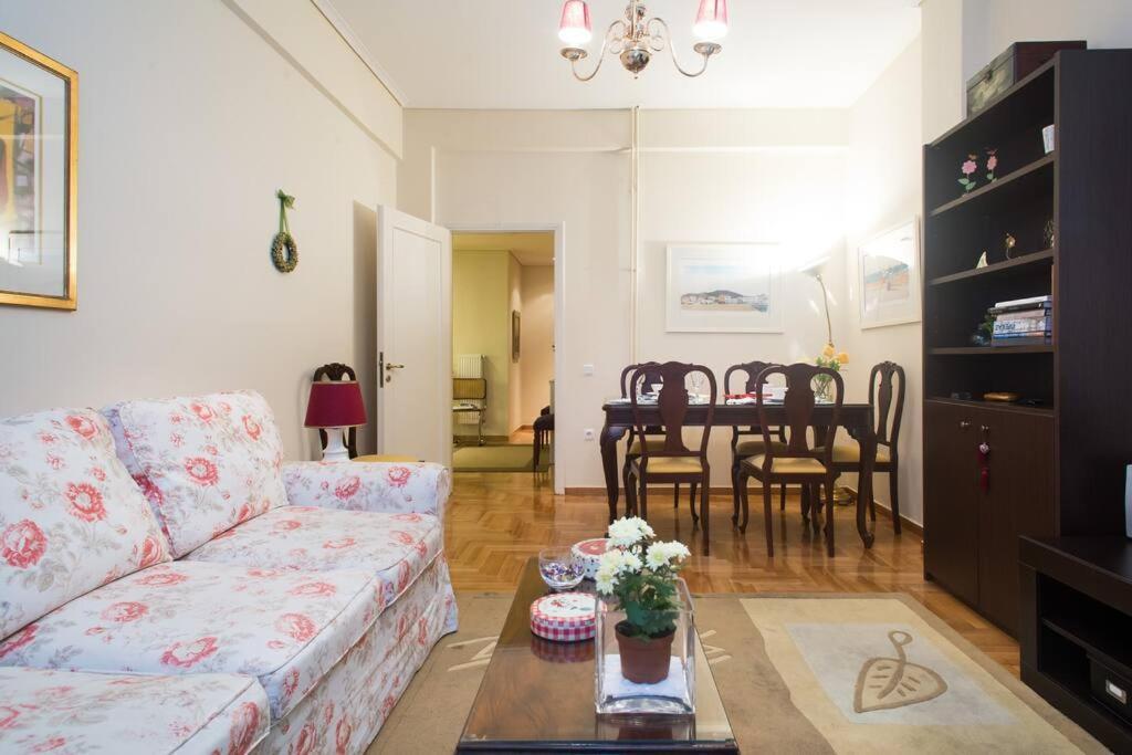 Top-Rated 1-Bedroom Apartment In The Heart Of Athena Bagian luar foto